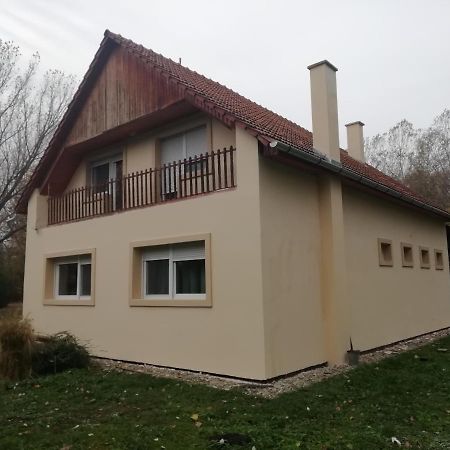Maci Vendégház Bekescsaba Exterior foto